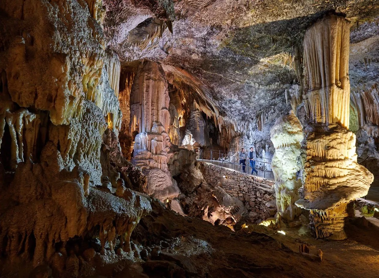 Grotta di Postumia