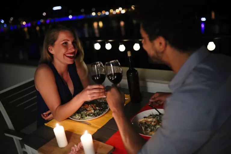 romantic dinner couple